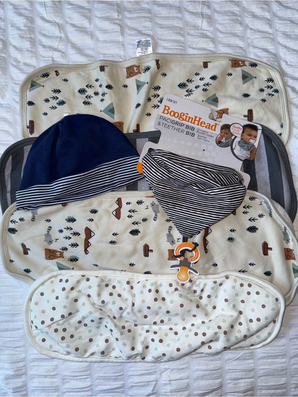 BooginHead Pacigrip Bib AND Burping Pad Lot Infant NEW